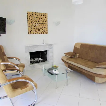 Ledras Villas Gennadi