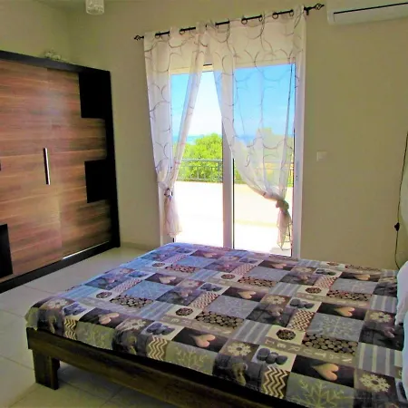 Ledras Villas Willa *